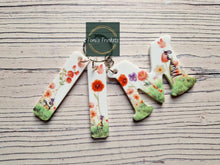 Load image into Gallery viewer, Floral Inital keyring and birth month fobs