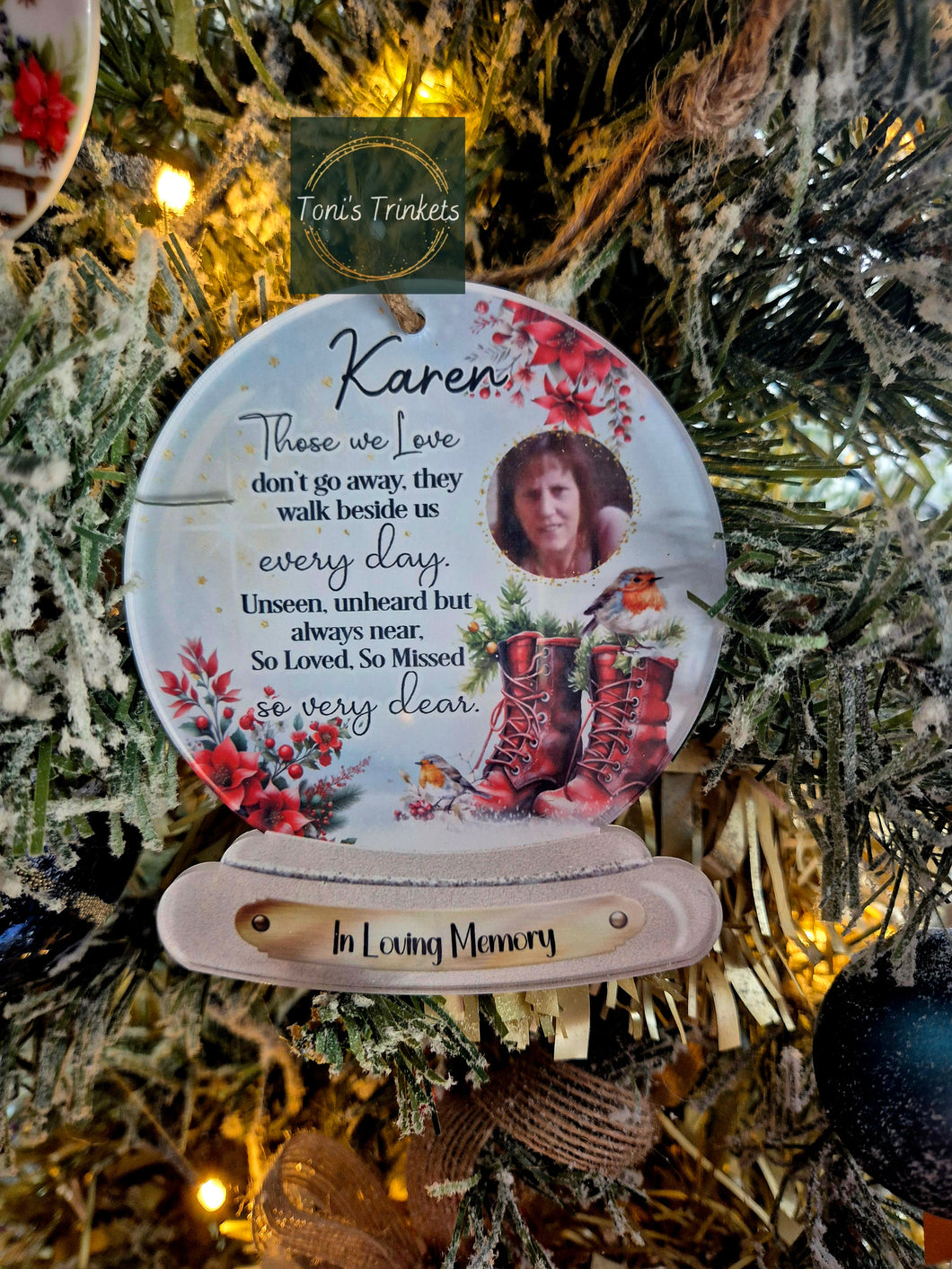 Robin memorial snowglobe