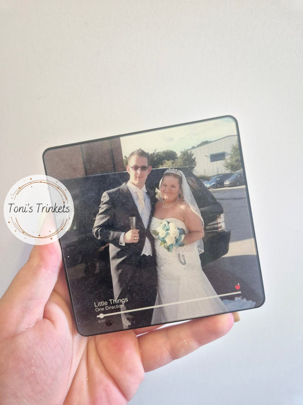 Personalised photo musical fridge magnet
