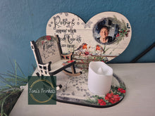 Load image into Gallery viewer, Memorial Robin wooden hearts and chair
