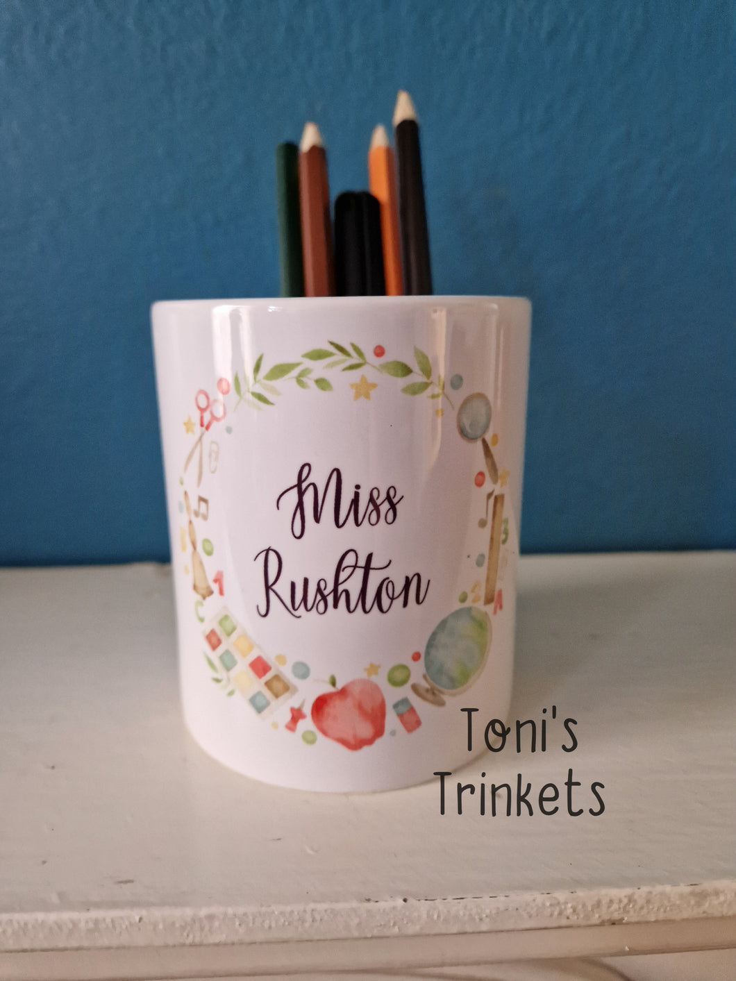 Wreath teacher pencil pot