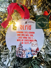 Load image into Gallery viewer, Personlaised christmas ribbon holder

